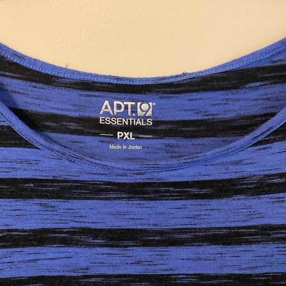 Apt 9 Women’s Elbow sleeve top. Size XLP - Picture 2 of 3